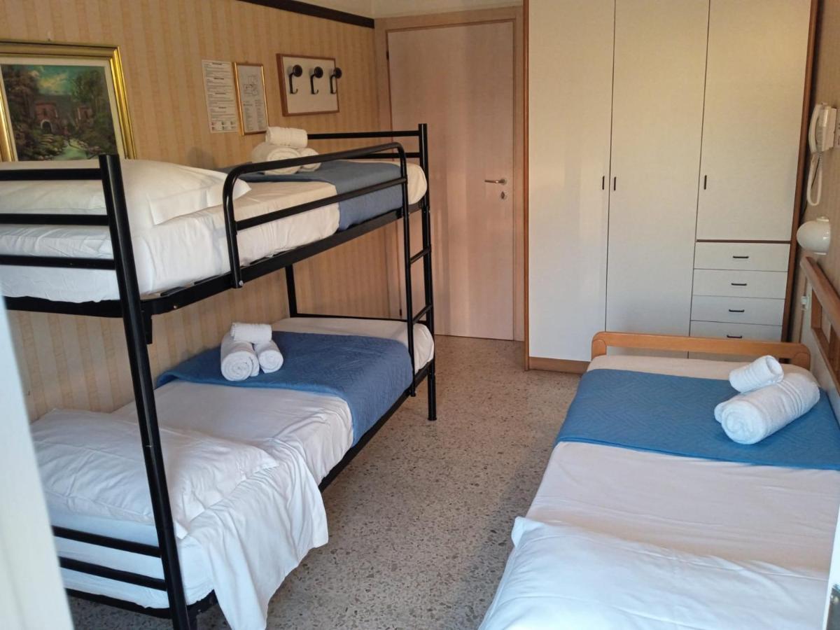 Club Hotel Residence Cesenatico Exteriör bild