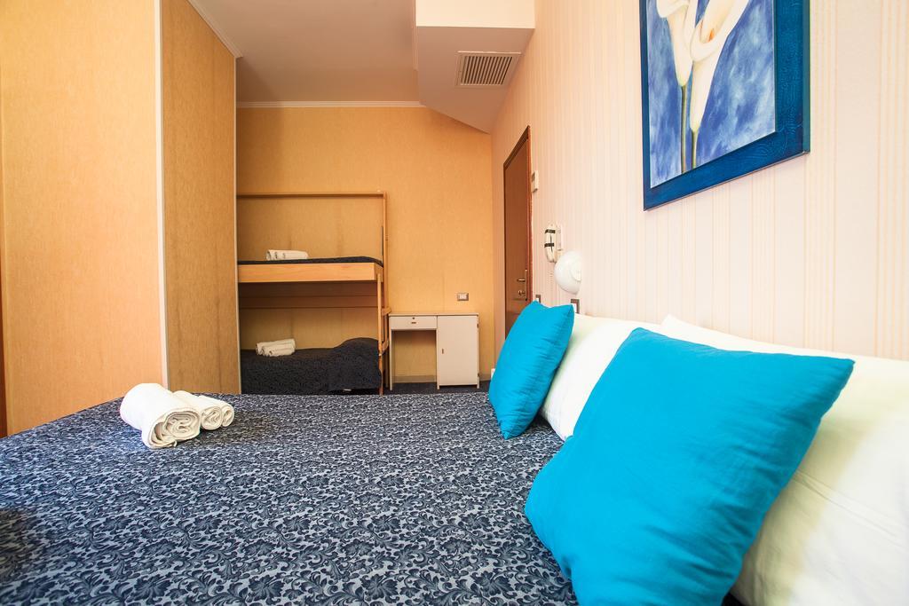 Club Hotel Residence Cesenatico Exteriör bild